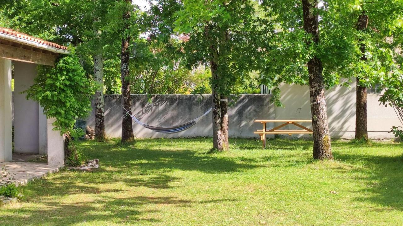 Maison A 8 Min A Pied De La Plage Avec Jardin Clos Et Ombrage Saint-Georges-d'Oleron Buitenkant foto